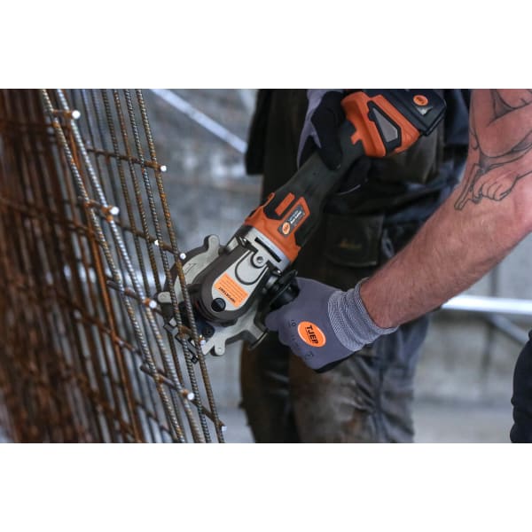 TJEP RC20A Bündig-Stahlsäge 10-30 mm inkl. 2 Sägeblätter 2 Li-Ion Akkus 24V/4Ah-thumbnail