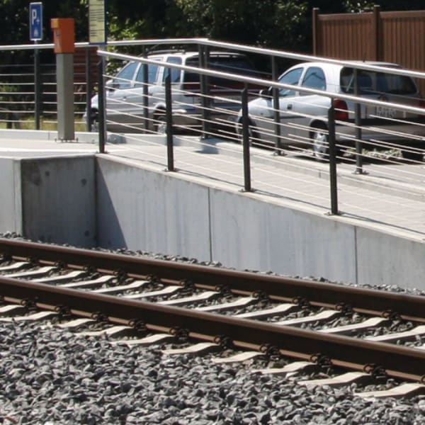 Perronwinkel Rampenstück Typ 4 Schrägstück links L 200 B 65 H 95-110 W 12 cm-thumbnail