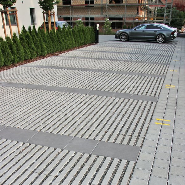 Schrittplatte zu Rasengittersteinen anthrazit gefast L 60 cm B 40 cm H 8 cm -thumbnail