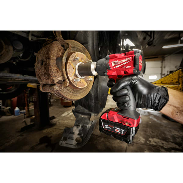 Milwaukee M18 FUEL™ Akku-Schlagschrauber 1/2" Vierkant Sprengring M18FMTIW2F12-5-thumbnail