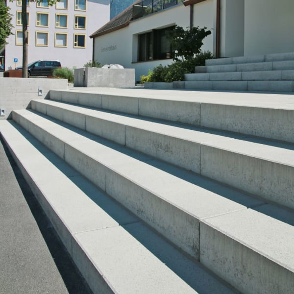 CLASSIC Blockstufe voll porphyr glatt gefast L 80 cm B 40 cm H 15 cm -thumbnail