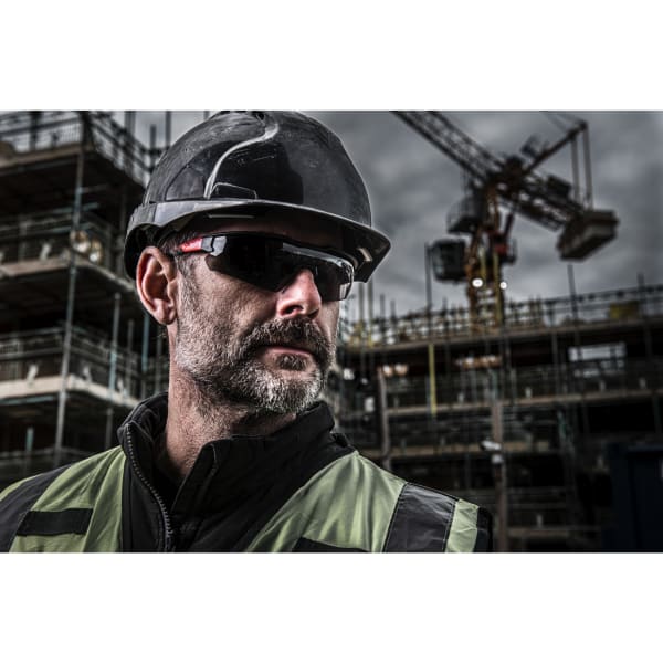 Milwaukee Schutzbrille getönt kratzfest & beschlagfrei-thumbnail