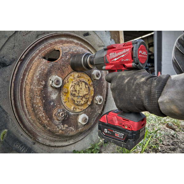 Milwaukee M18 FUEL™ Akku-Schlagschrauber 1/2" Vierkant Sprengring M18FMTIW2F12-0-thumbnail