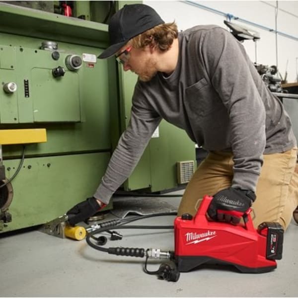 Milwaukee M18 Akku-Mini-Hydraulikpumpe M18HMP700-501-thumbnail