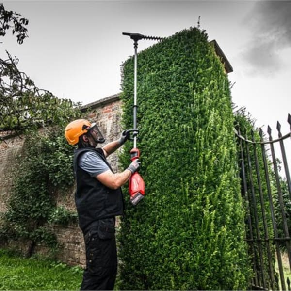 Milwaukee M18 FUEL™ Akku-Stabheckenschere 216 cm M18FHETE22-0-thumbnail