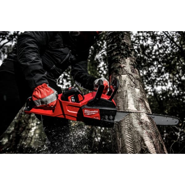 Milwaukee M18 FUEL™ Akku-Kettensäge 40-cm-Schwert M18FCHS-122-thumbnail