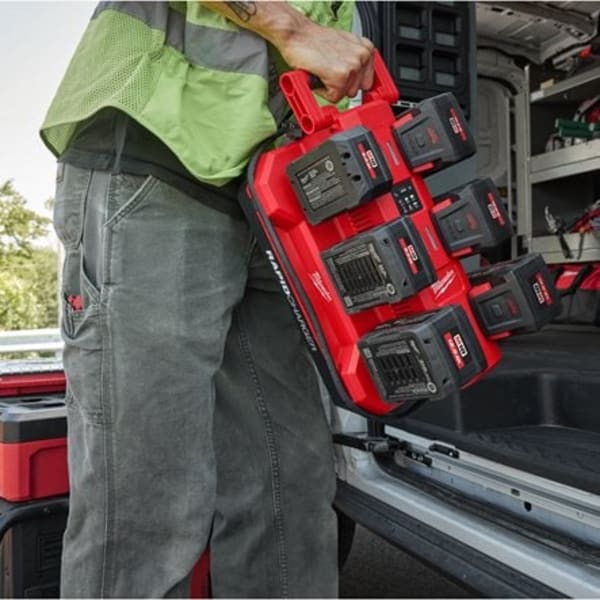 Milwaukee M18 PACKOUT™ 6-fach Schnellladegerät M18MPC6-thumbnail