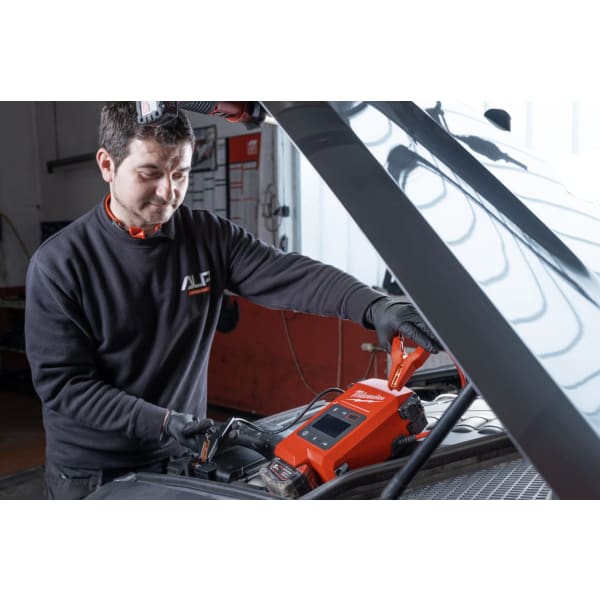 Milwaukee M18 Akku-Starthilfe 2000 A M18JS2200-0-thumbnail