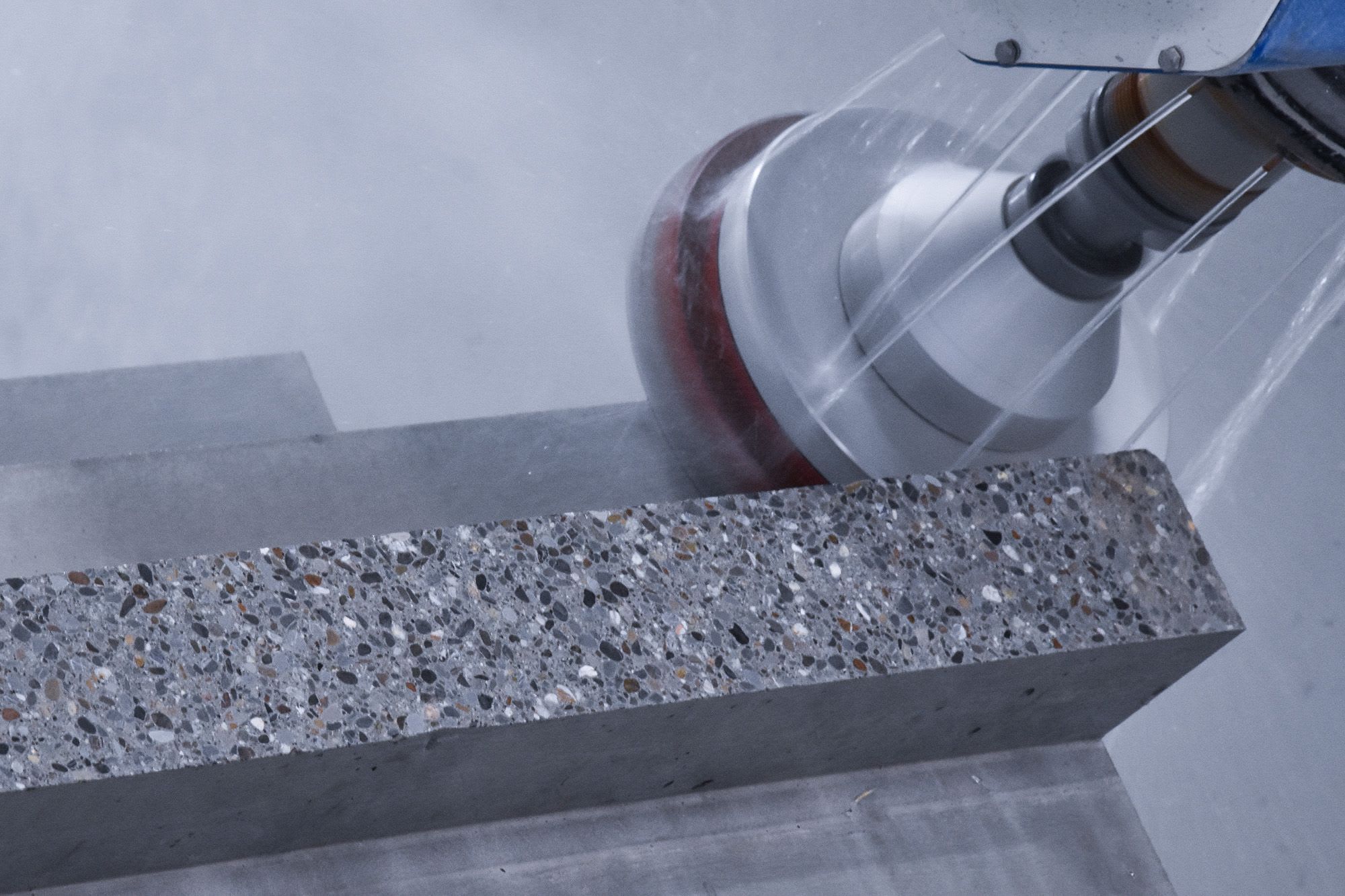 Schleifzenter Donatoni - Oberflächenbearbeitung