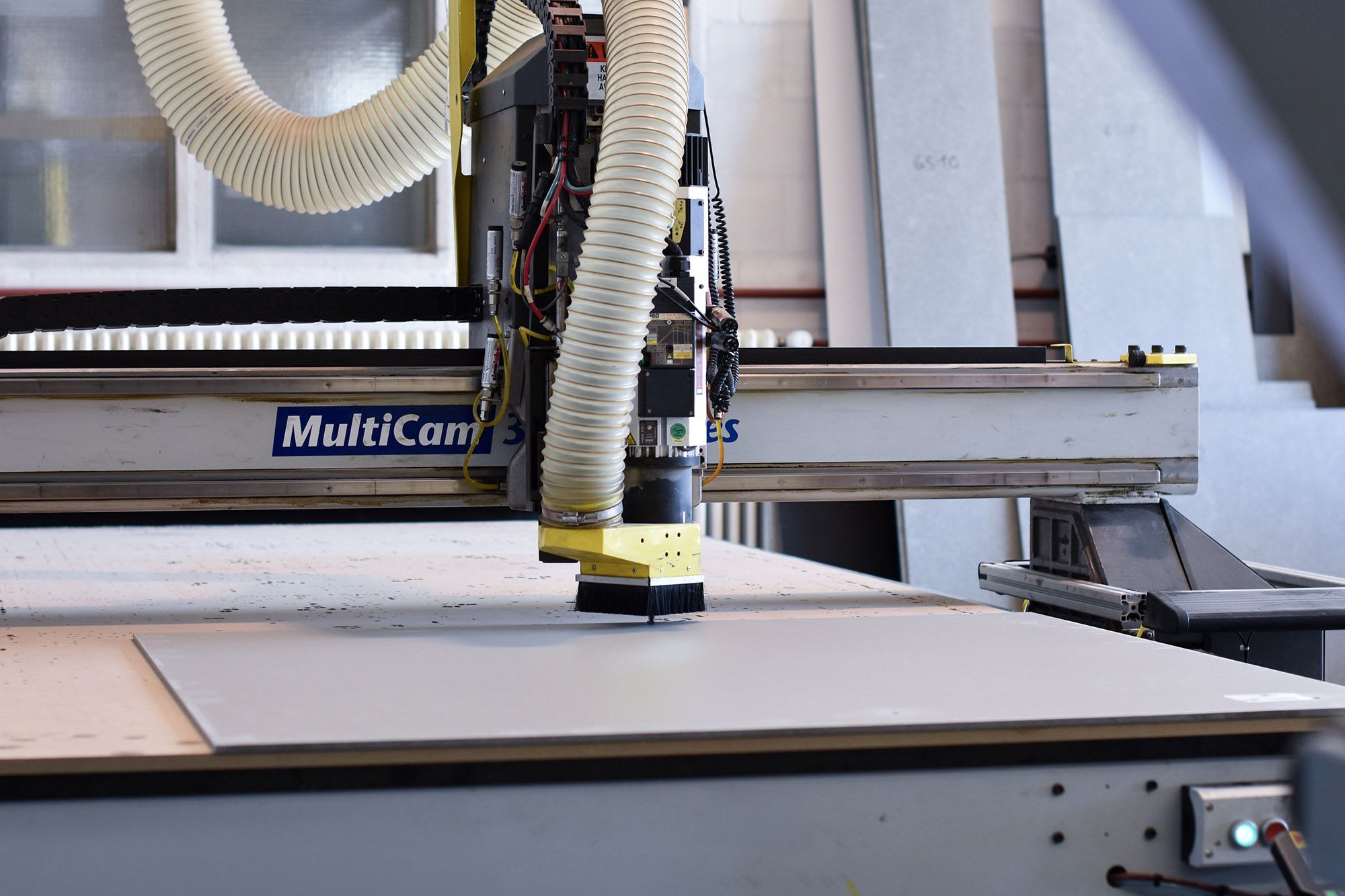 Zuschnittcenter in Wichtrach - Präzise Bohrungen