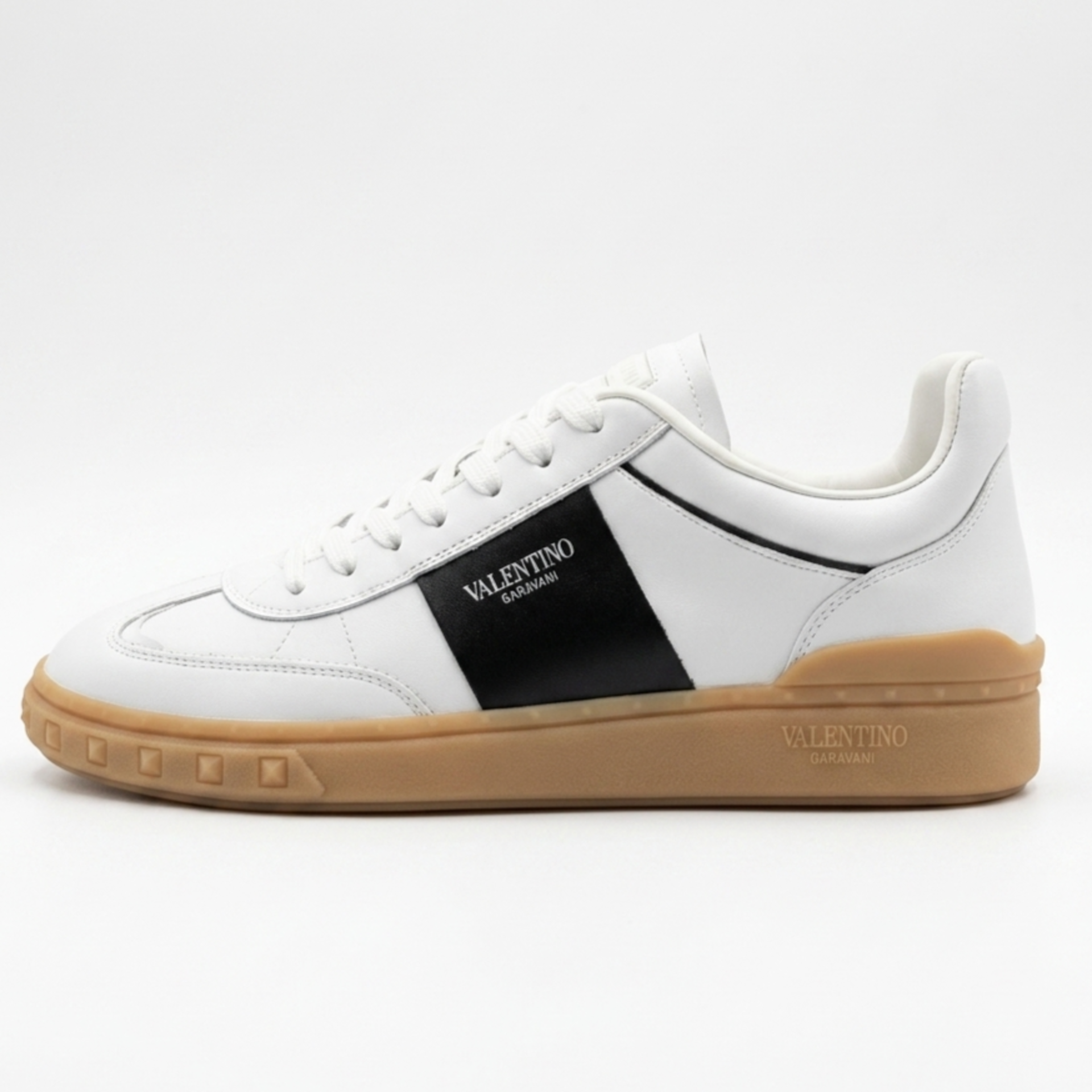 VALENTINO GARAVANI UPVILLAGE
