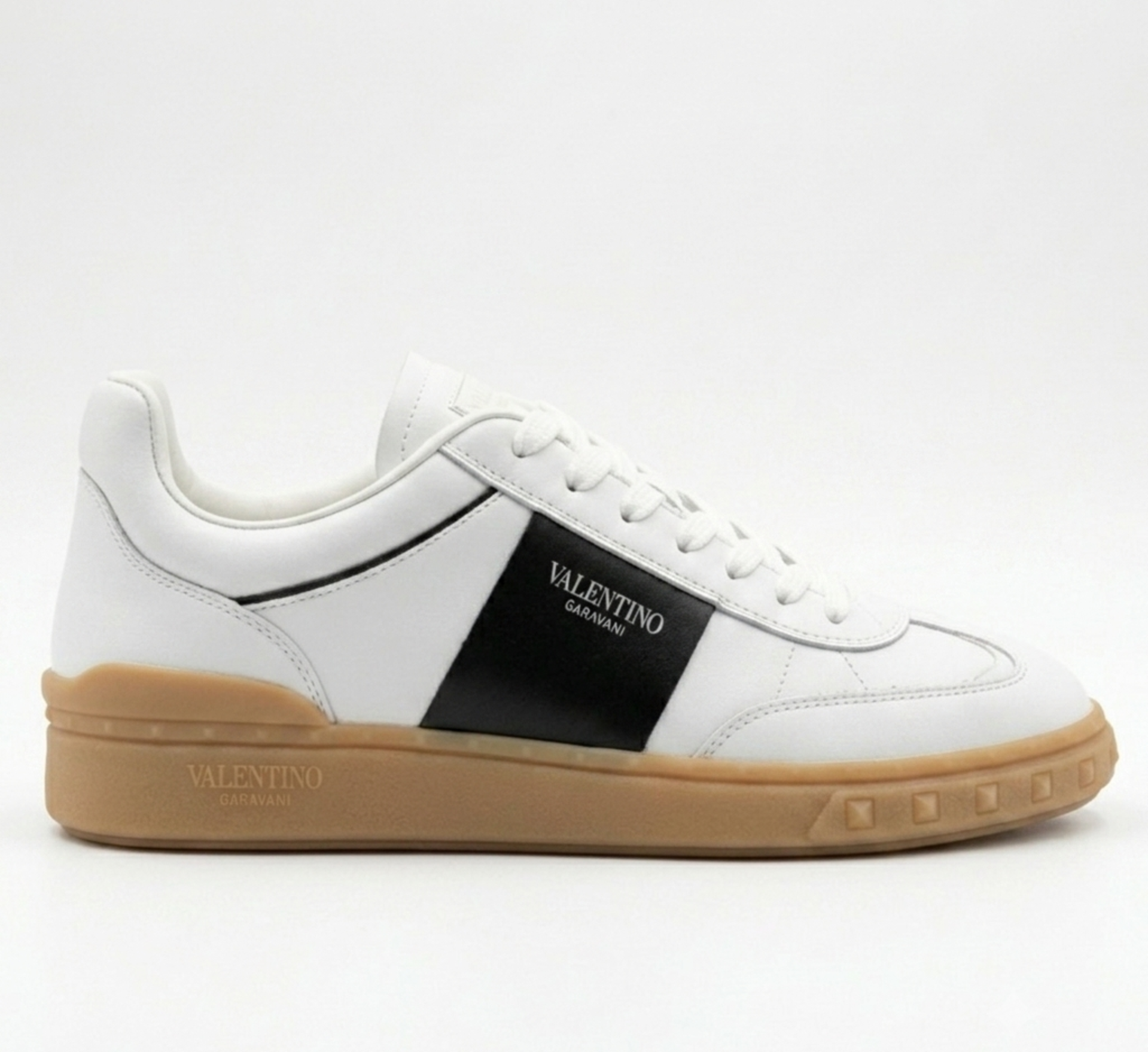 VALENTINO GARAVANI UPVILLAGE