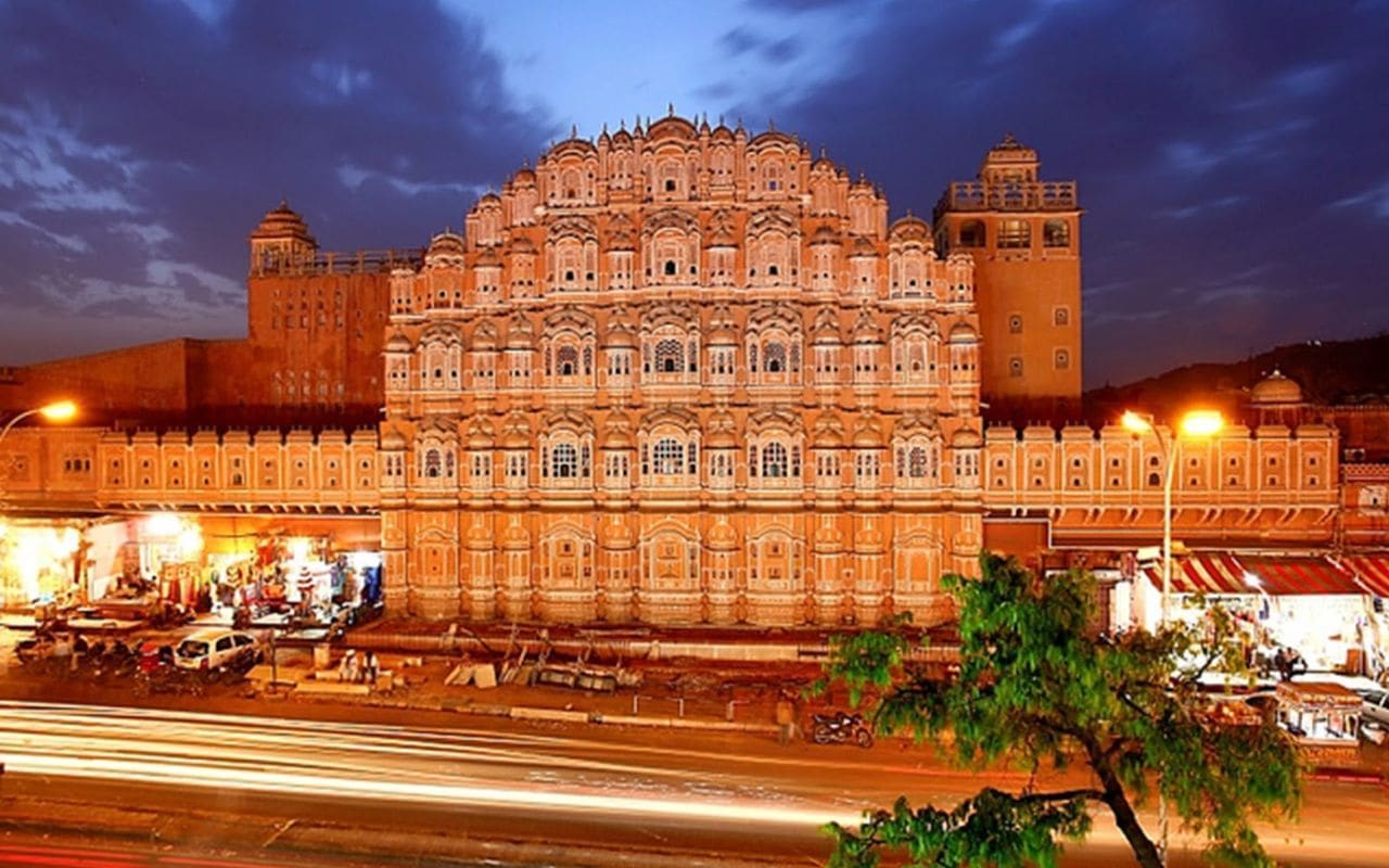 Hawa Mahal & Local Market Photography Tour 