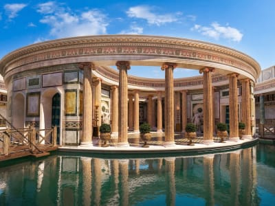 Circular colonnade reflecting pool and fountains in the gardens of Villa d'Este in Tivoli, Lazio, Italy
