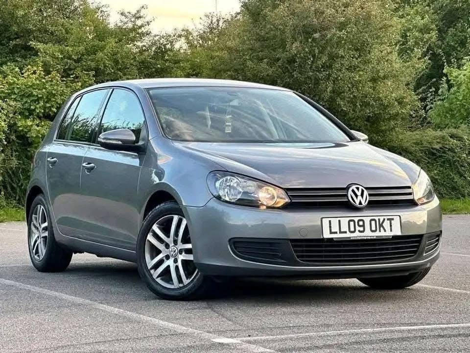 Volkswagen Golf  1.4 TSI S Hatchback 5dr petrol DSG Euro 5 (122 ps).