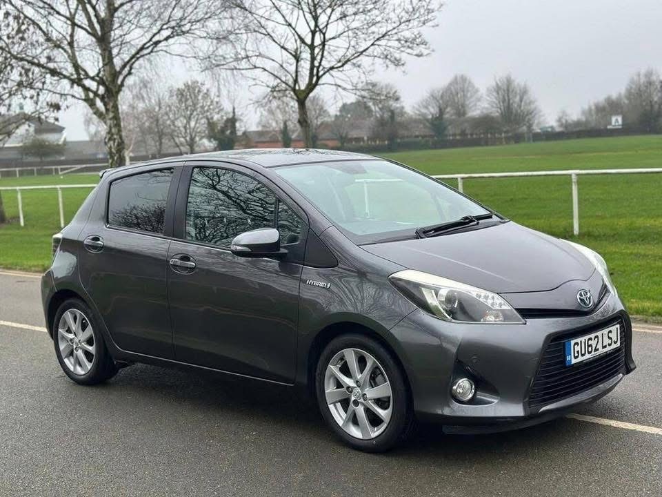 TOYOTA YARIS 1.5 VVT-H T SPIRIT CVT HYBRID EURO 5 5DR.