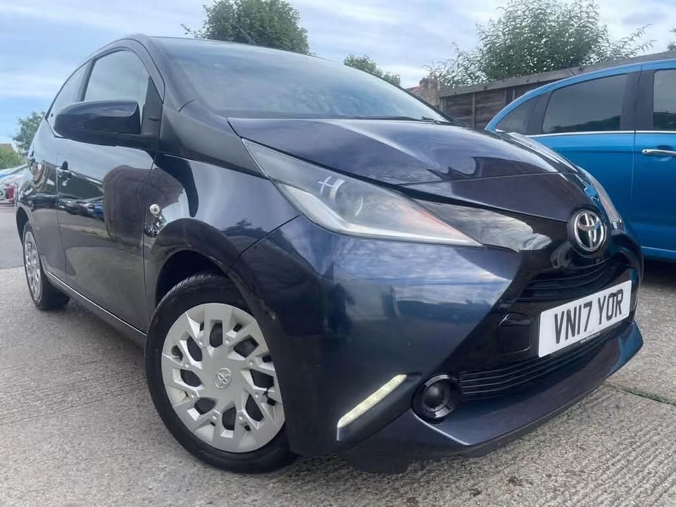 Toyota AYGO 1.0 VVT-i x-play x-shift Euro 6 5dr