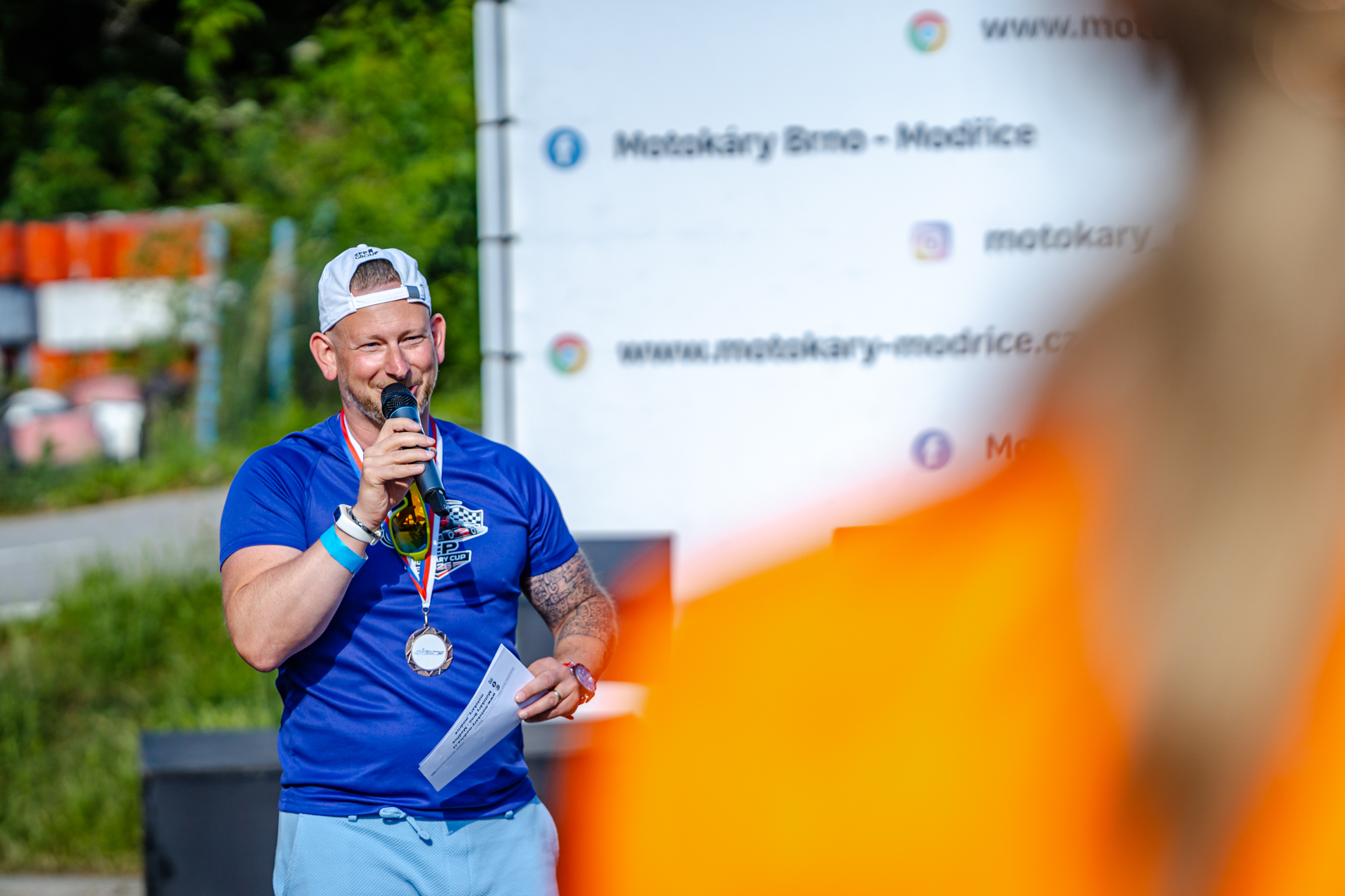 Michal Vítámvás moderuje vyhlášení