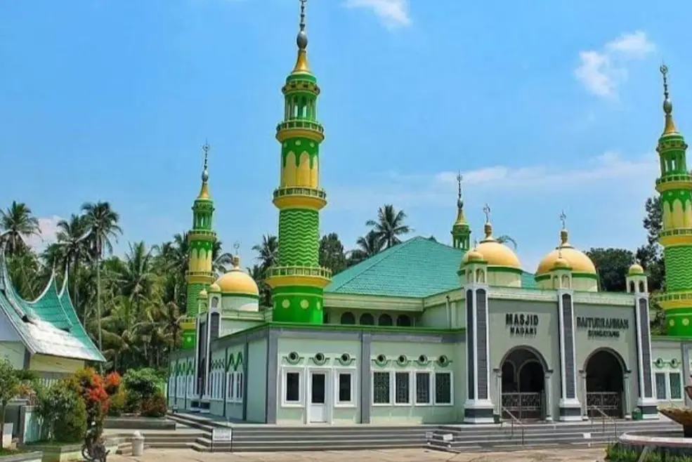 Masjid Baiturrahman Sungayang Termegah di Sumbar