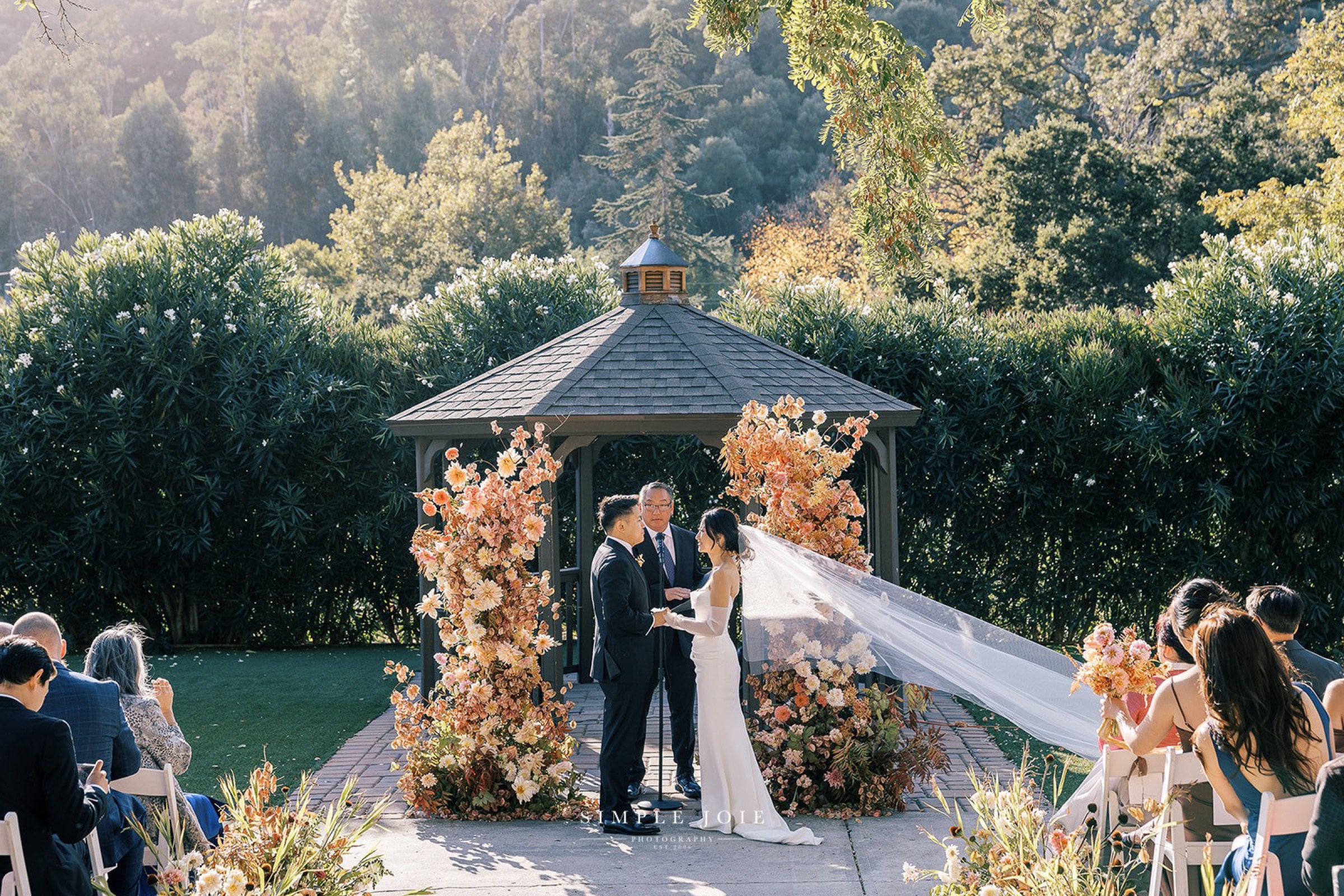 Judy & Garrett wedding florals