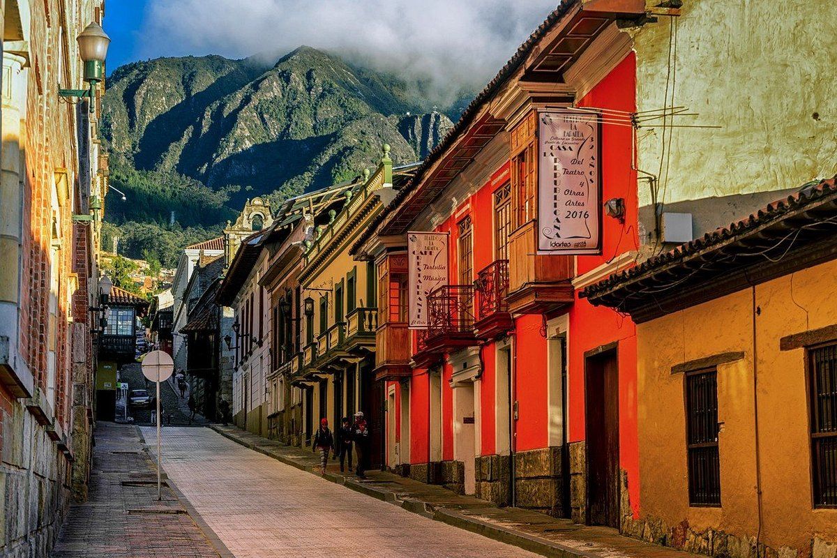 vista lateral a las calles de la candelaria