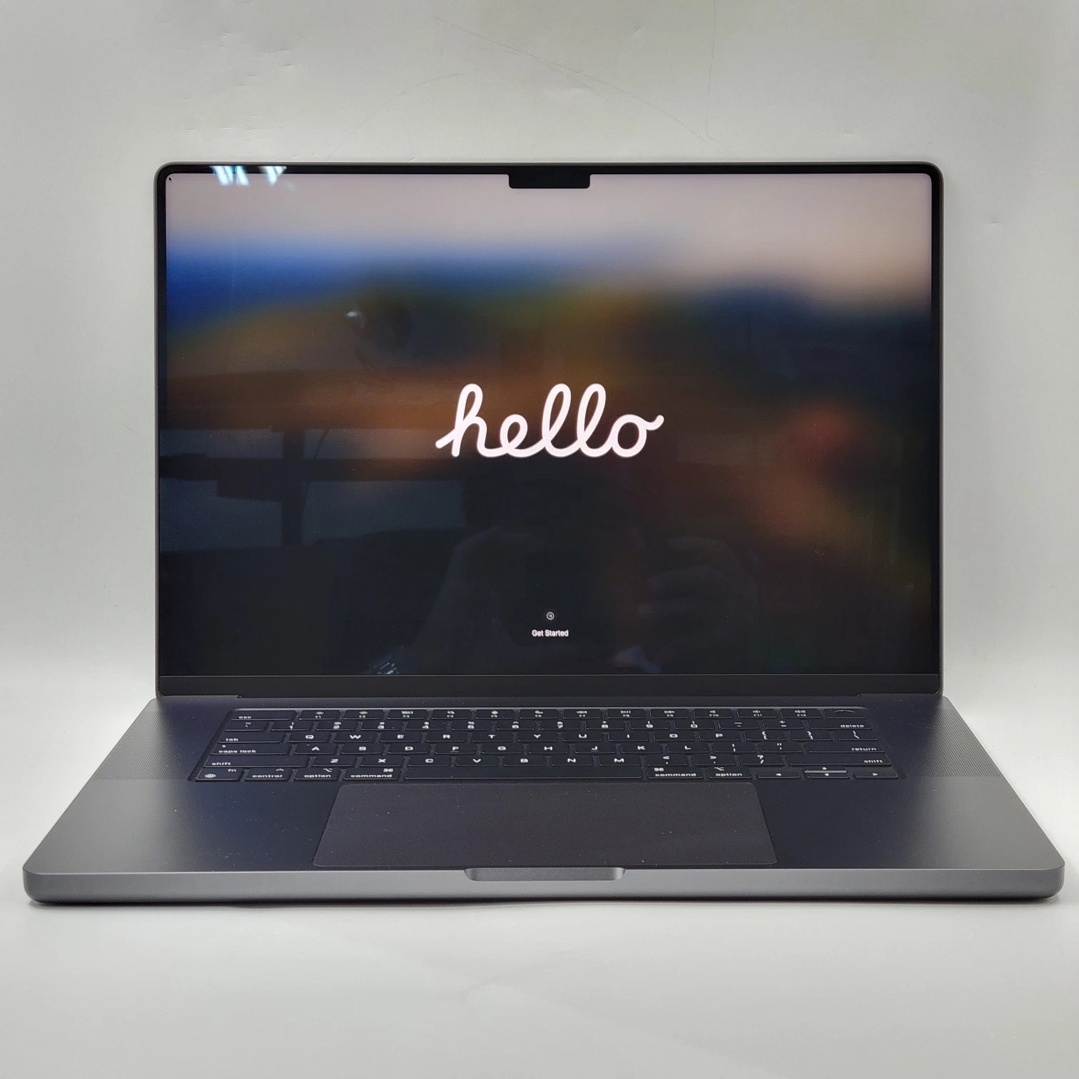 Apple MacBook Pro MRW13LL/A 16.2