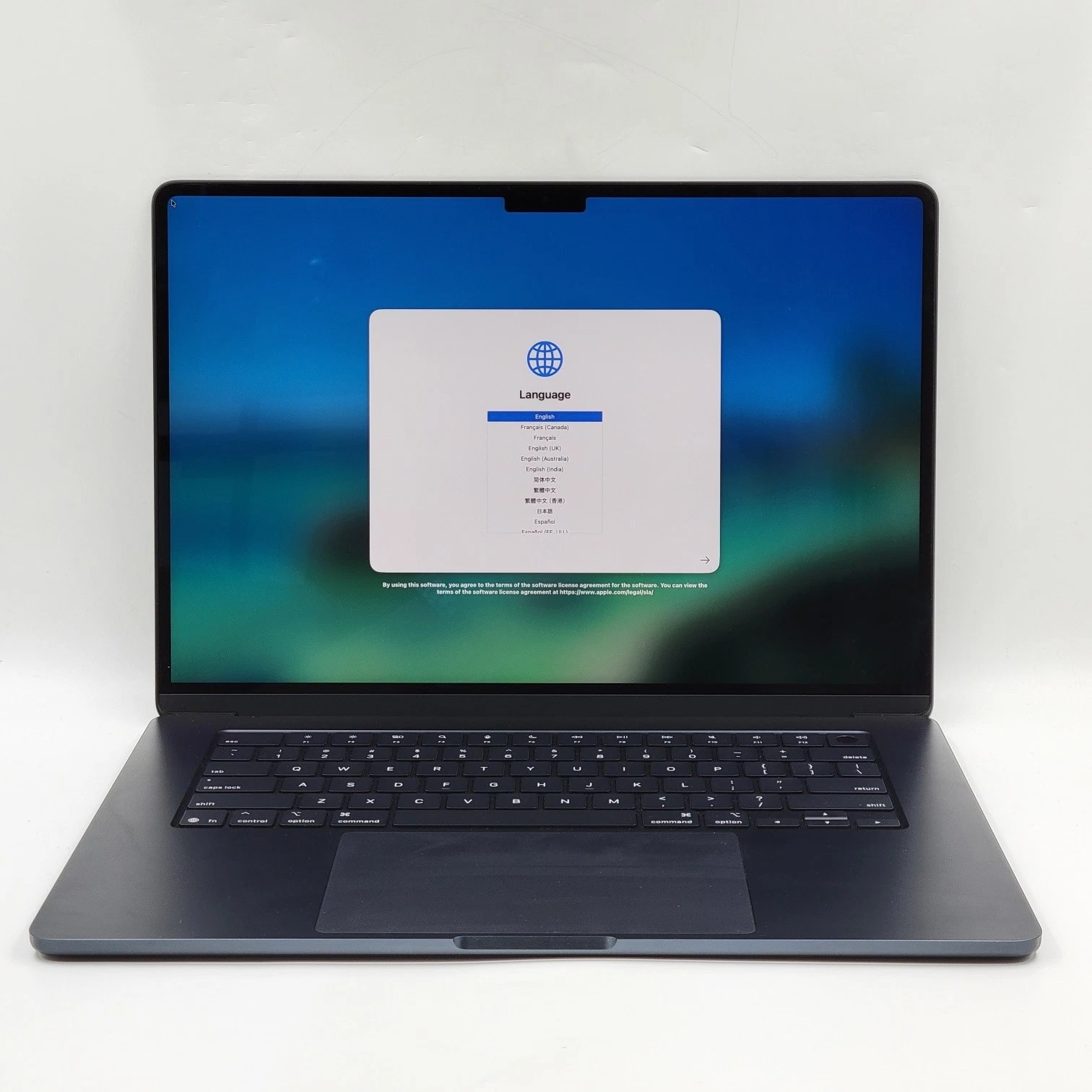 Apple MacBook Air MW1L3LL/A 15.3