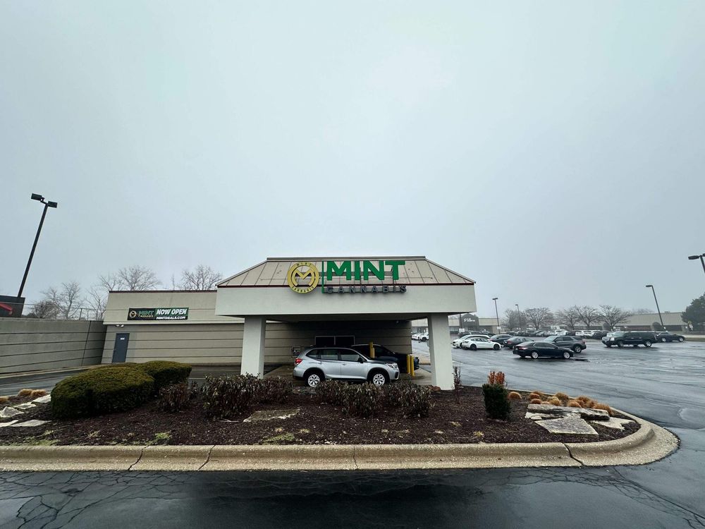 Mint Willowbrook IL