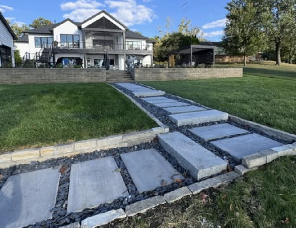 Wide-WalkingPath_tkjtdf