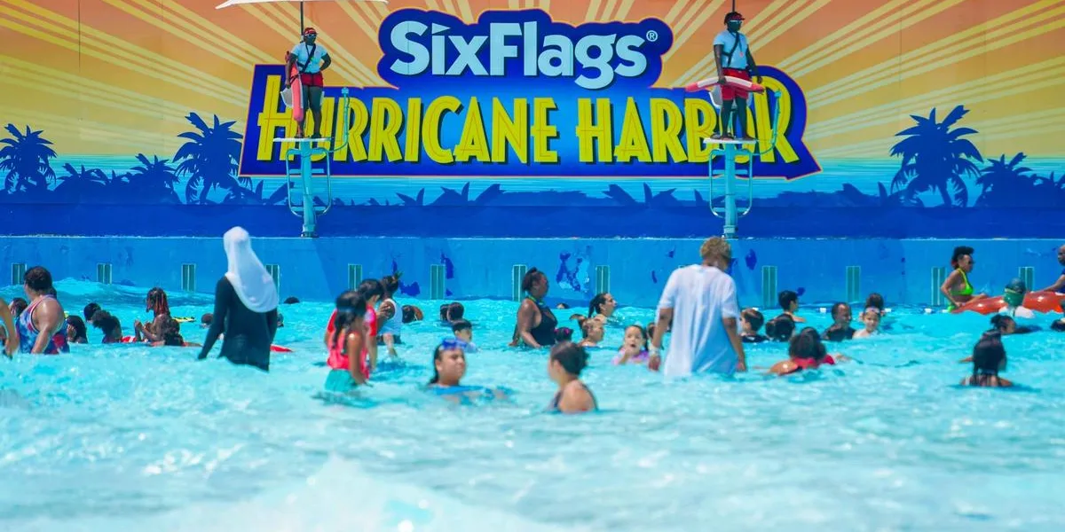 Hurricane Harbor Los Angeles Tickets