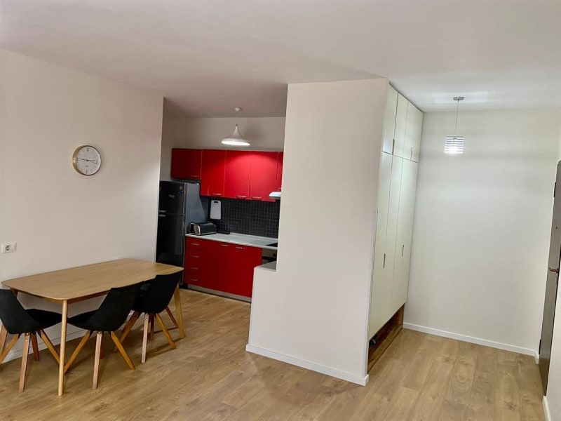 Apartament 2+1 Fusha e Aviacionit Mobiluar