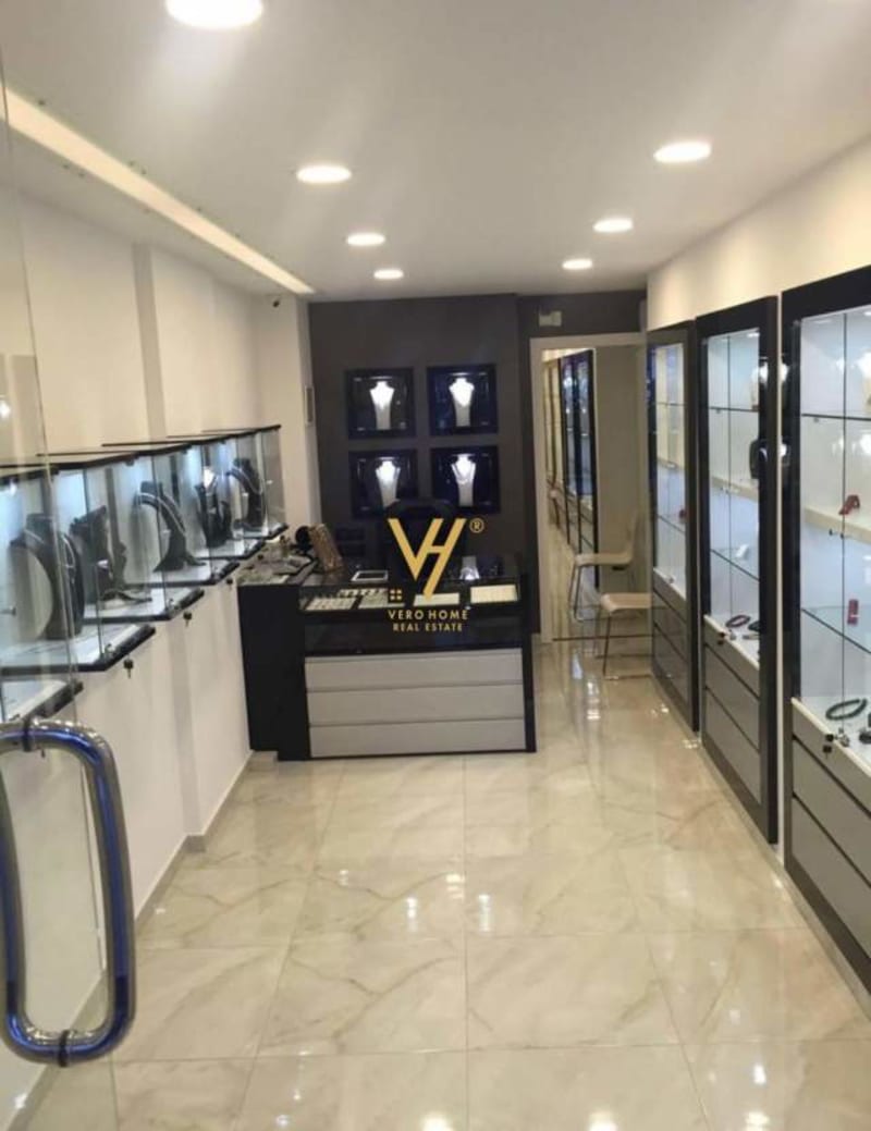 Tirane, shitet dyqan Kati 0, 38 m² 