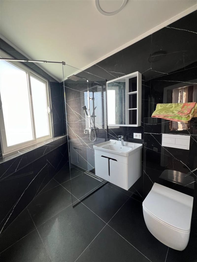 QIRA, APARTAMENT 2+1+VERANDË