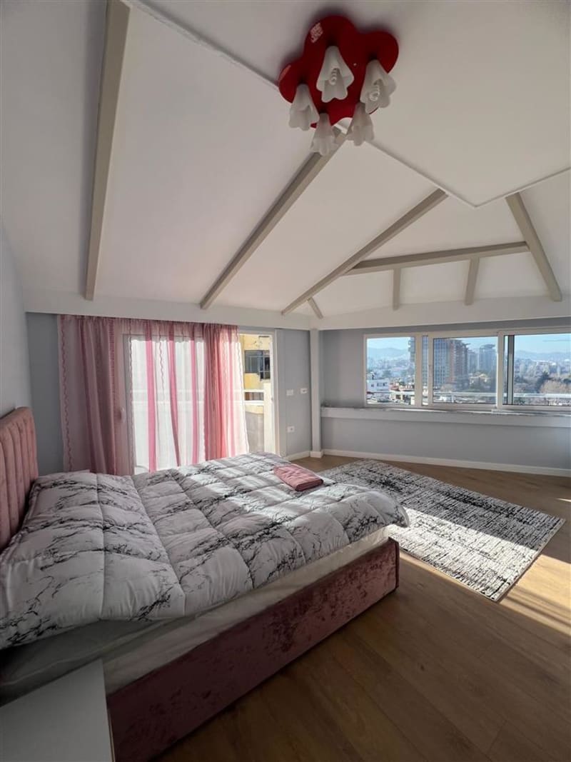 QIRA, APARTAMENT 2+1+VERANDË