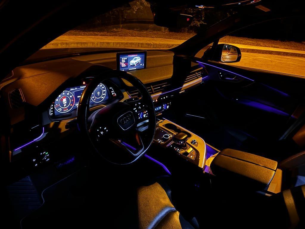 AUDI Q7 3.0