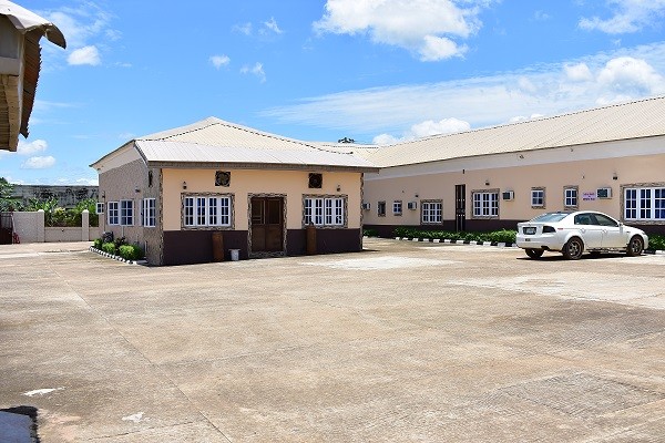 De Jewels Apartments