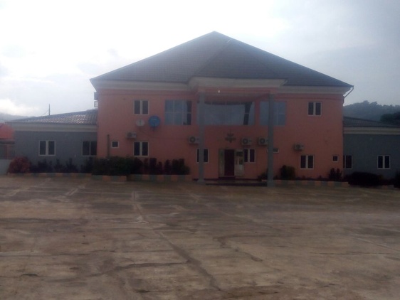 Esther Royal Hotel And Suites