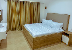 Greywood Hotel and Apartments 