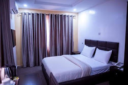 Times Square Hotel & Suite