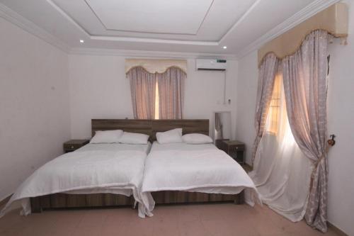 White House Service Apartment