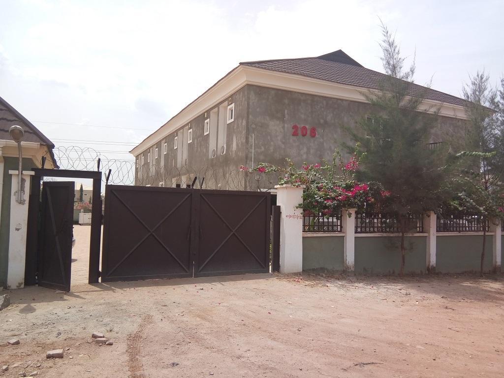 206 Exclusive Hotel