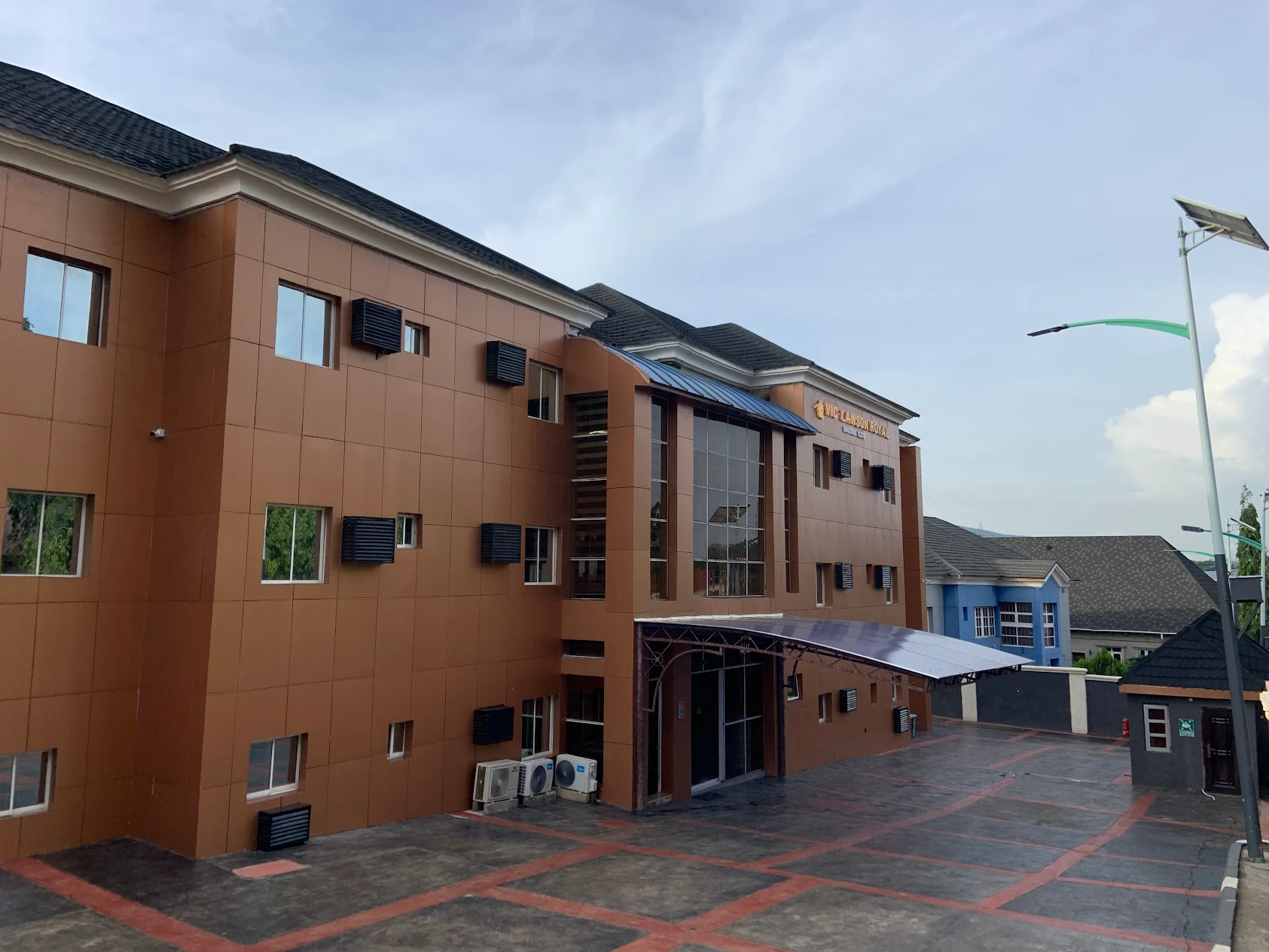 Vic-Lawson Royal Hotel