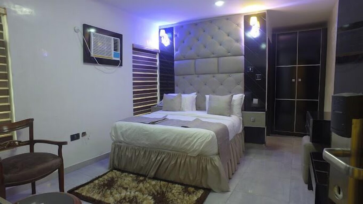 Emsworth Apartment and Suites