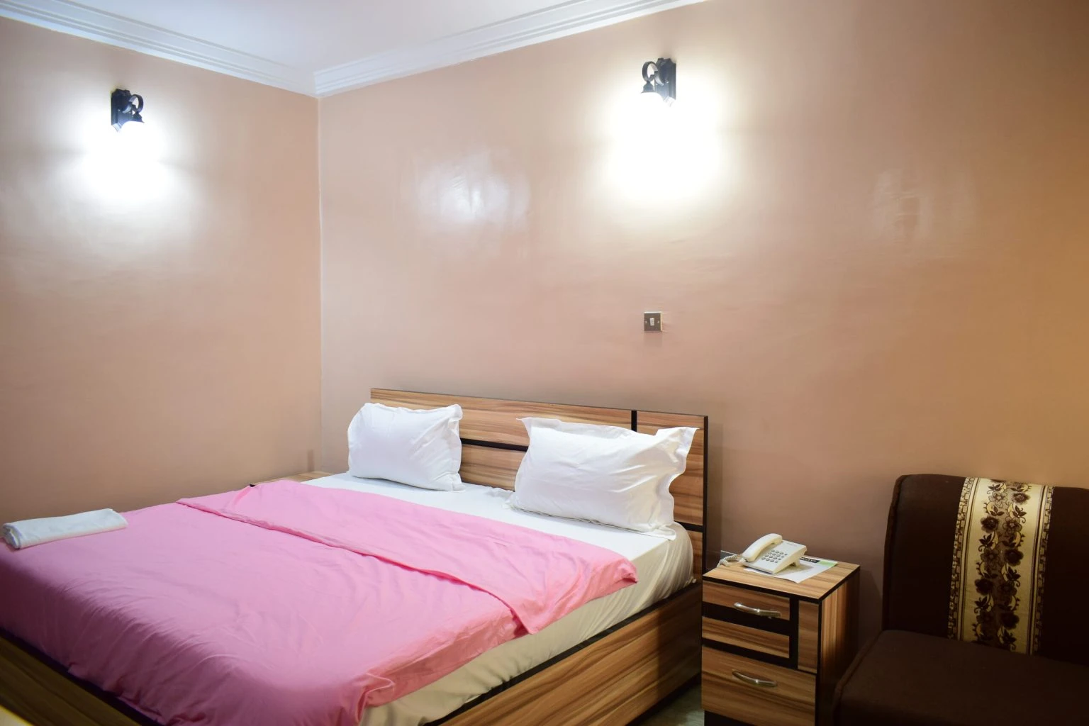 ONIKOYI ROYAL HOTEL 9jahotel
