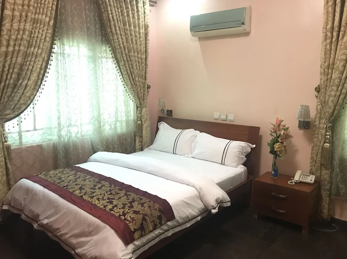 Lake 47 Suites 9jahotel