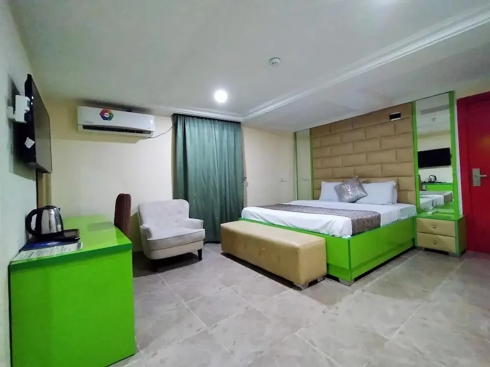 Boardwalk Hotel 9jahotel