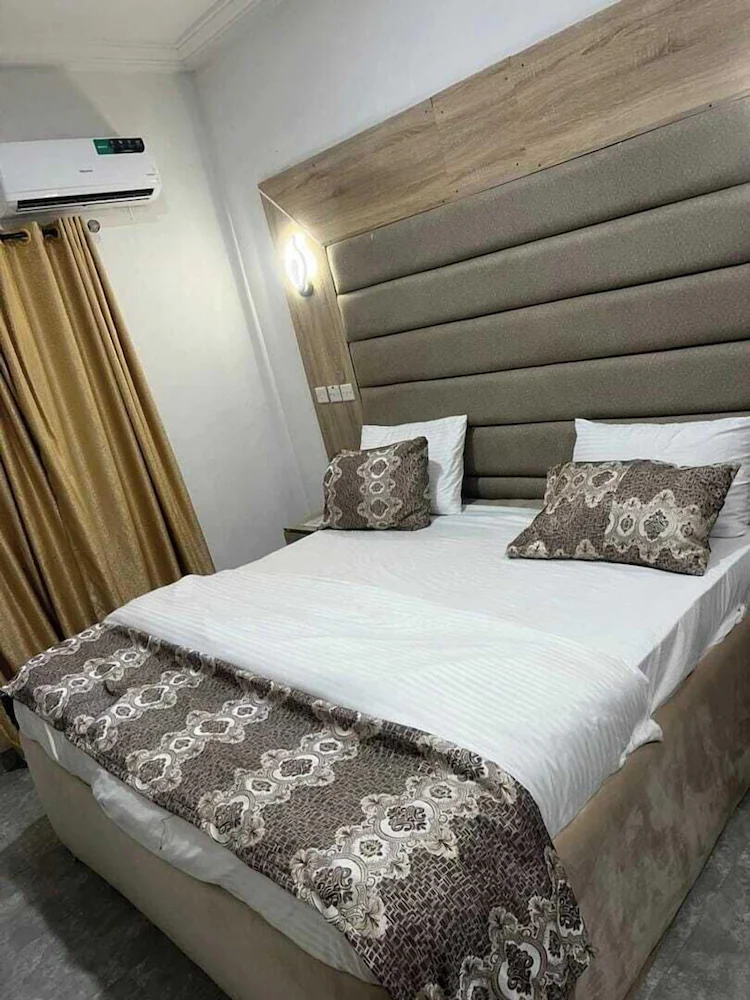 HP LUXURY HOTEL and SUITES 9jahotel