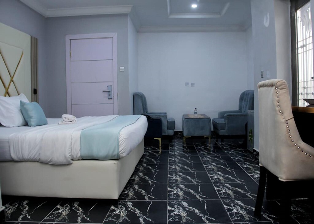 Mountain Top Suites and Apartments 9jahotel