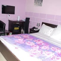 D-J-ewels Apartment 9jahotel