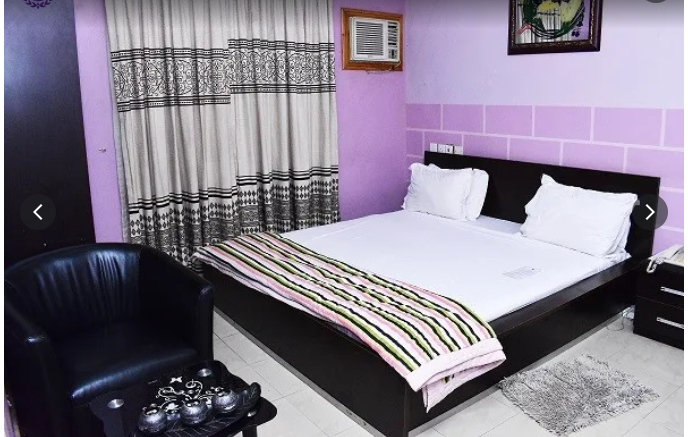 D-J-ewels Apartment 9jahotel